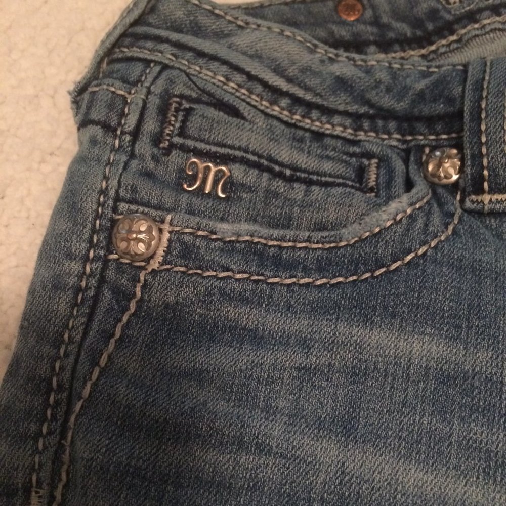 Miss Me Capris - Picture 5 of 7
